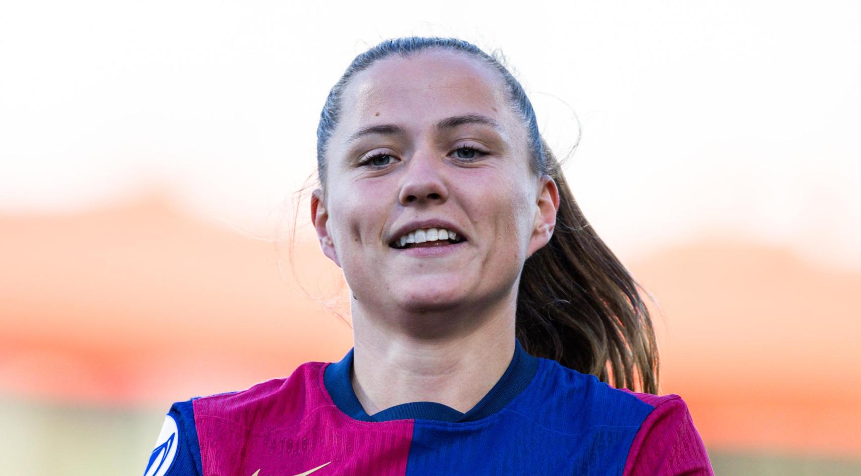 Claudia Pina emula a Dani Olmo con la celebración 'it's time' ante el Chelsea en la Champions League