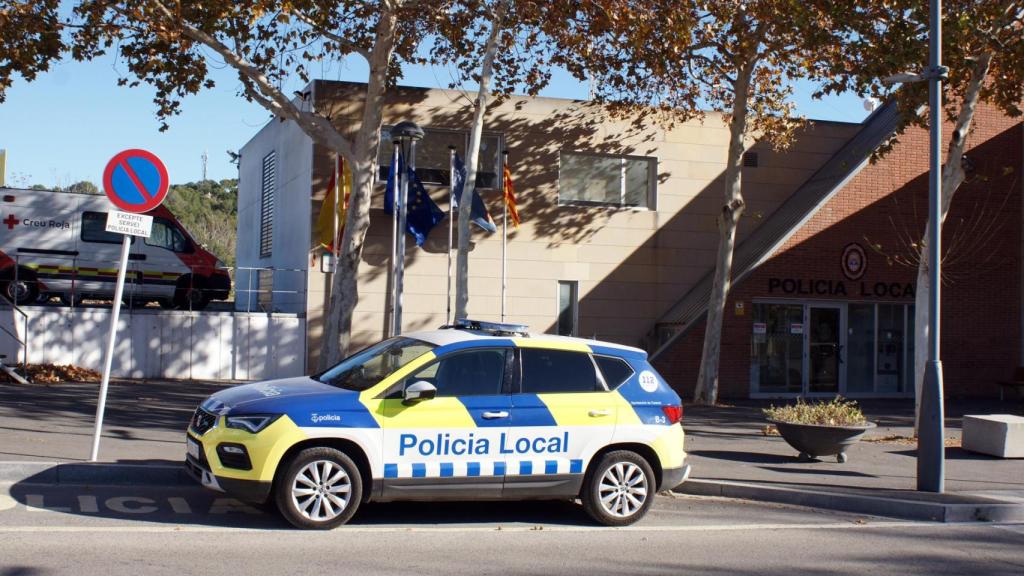 Exterior de la sede central de la Policía Local de Calafell