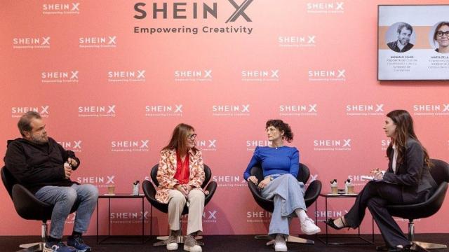De izquierda a derecha: Gonzalo Figari, presidente del Club de Creativos y Fundador de Candy Store; Marta de la Rocha, vicedecana del área de Moda en el Creative Campus de la Universidad Europea; Lupe de la Vallina, artista y fotógrafa especializada en retrato, y Alessandra Bonito Oliva, responsable de Comunicación Corporativa de Shein España