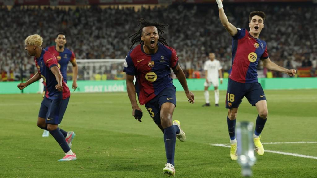 Jules Koundé celebra el 3-2 al Real Madrid, en la final de la Copa del Rey