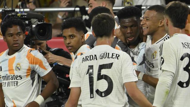 El Real Madrid celebra el gol de Mbappé en la final de la Copa del Rey