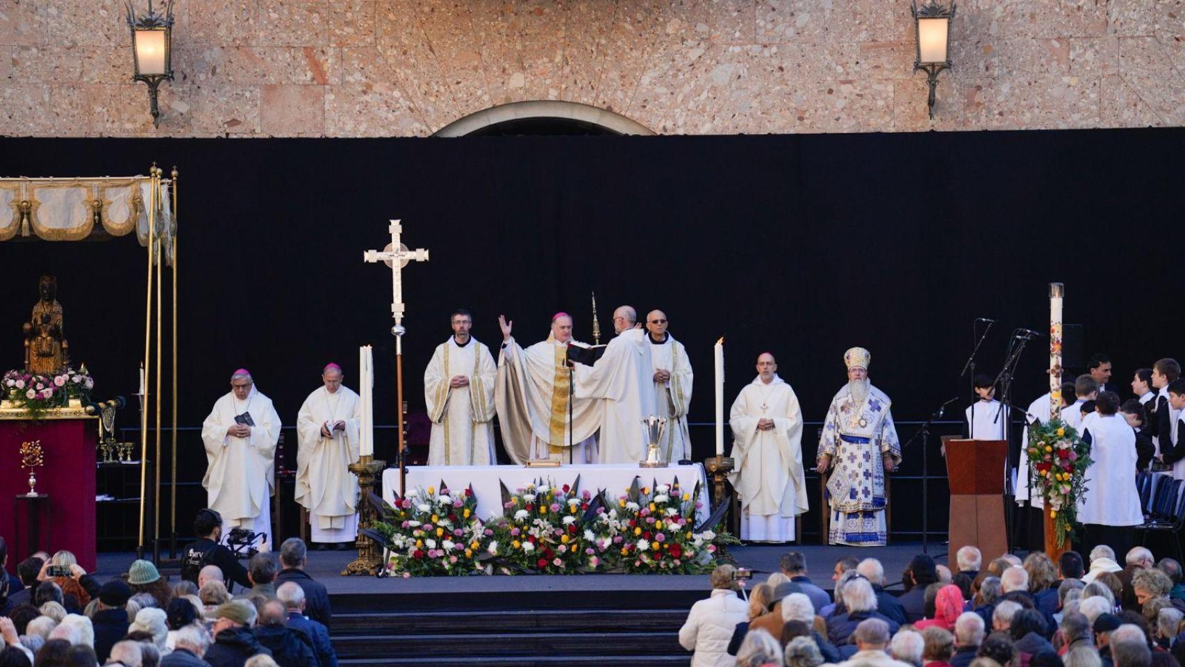 El abad Manel Gasch Hurios, durante la misa del Mil·lenari de Montserrat