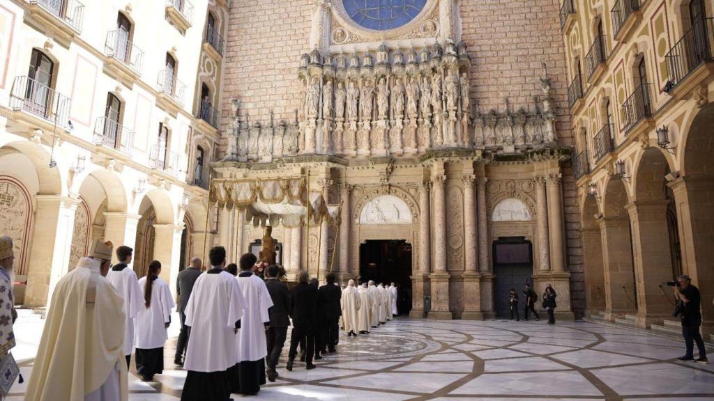 Vuelta de la Moreneta a la Basílica de Montserrat y fin de la procesión por el Milenario