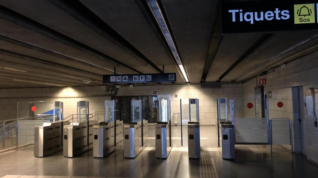 Una estación del metro de Barcelona durante el apagón