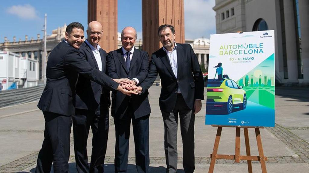 Imagen grupal de los organizadores del Automobile