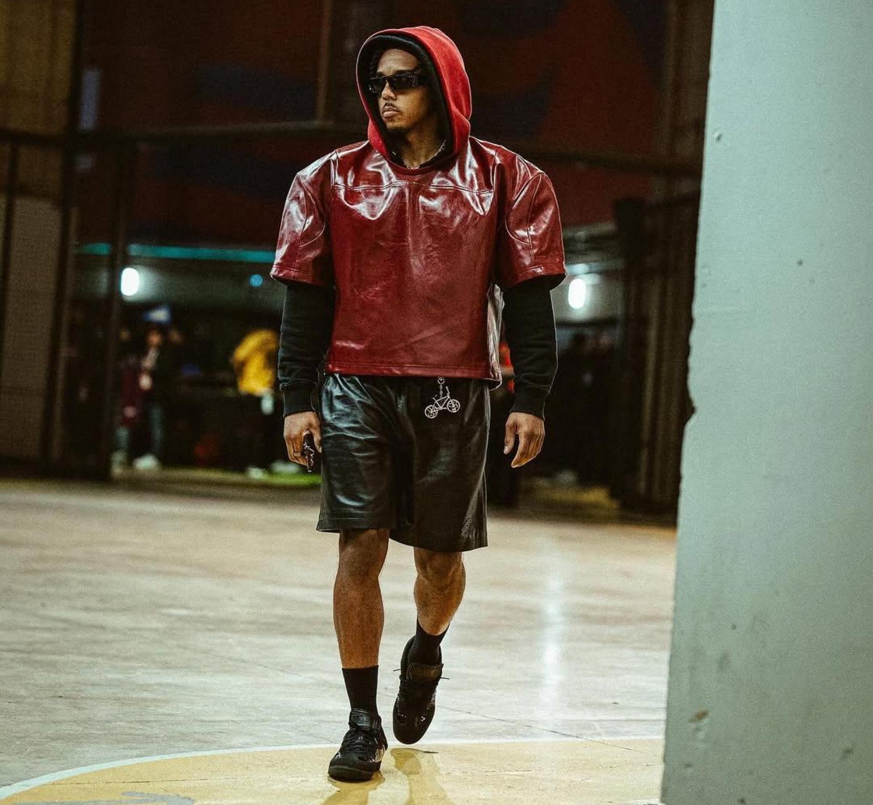 Un 'outfit' de Jules Koundé durante la temporada 23-24