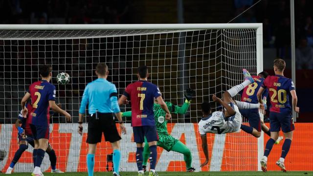 El gol de Dumfries en el Barça-Inter de la Champions
