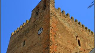 La torre que sobrevive en Tarragona desde el siglo XIV y es un Bien de Interés Cultural
