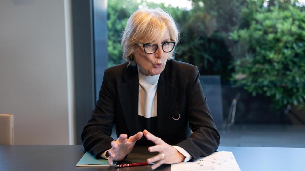 Concha Zorrilla responde a las preguntas de Crónica Global desde su despacho en la Agència Catalana de l'Aigua (ACA)