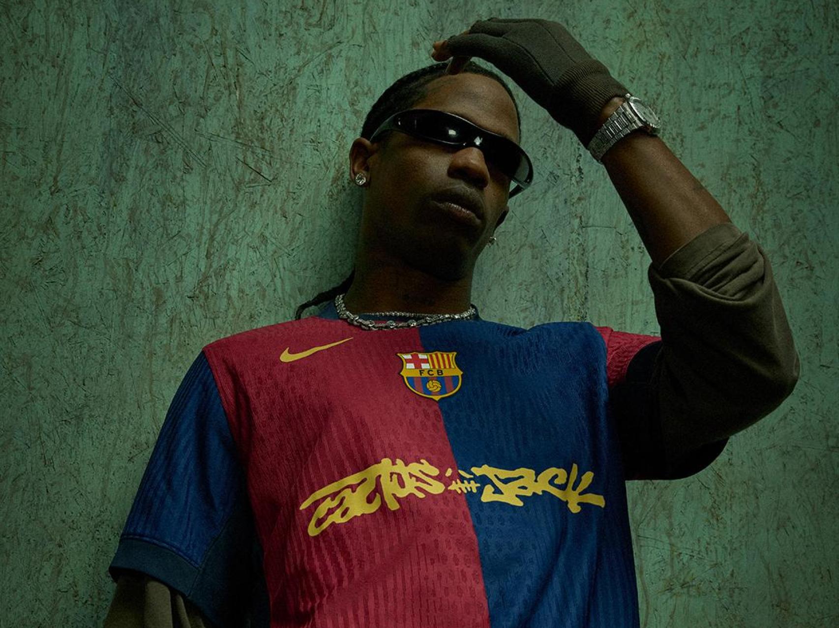 Travis Scott con la camiseta del Barça