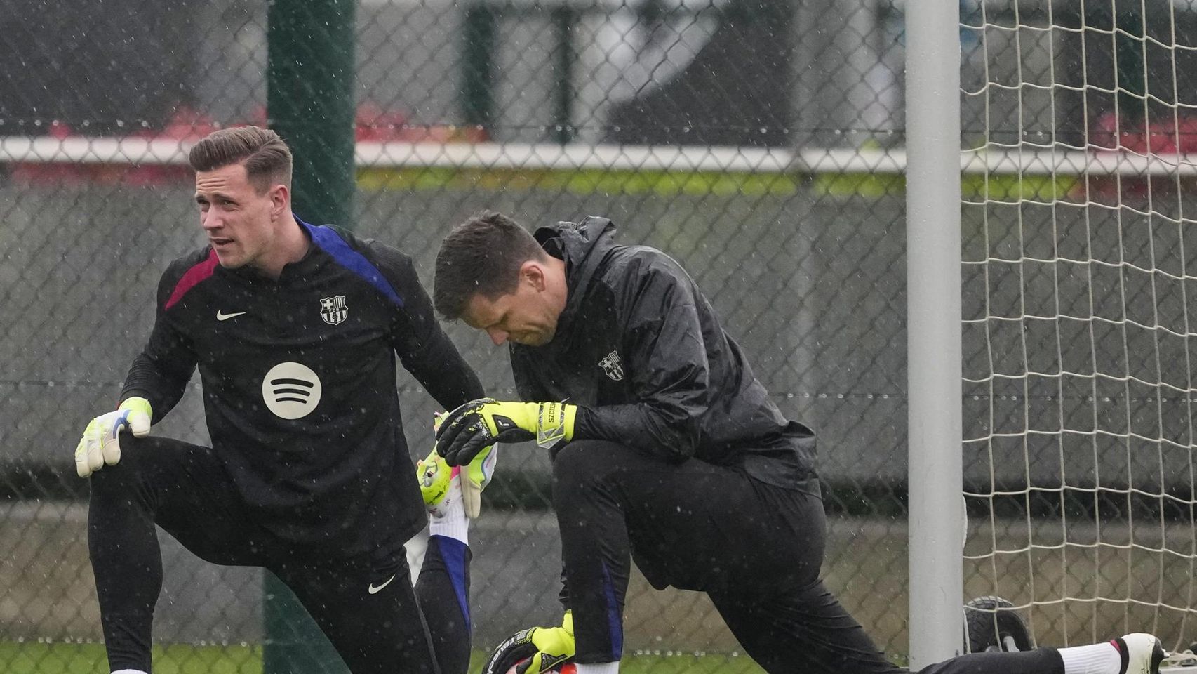 Ter Stegen y Szczesny en el entramiento previo al Real Valladolid-Barça