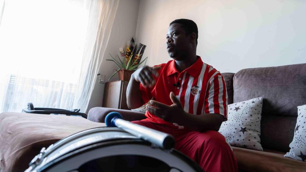 Effah Kingsford ( Sisplau ), aficionado del Girona.