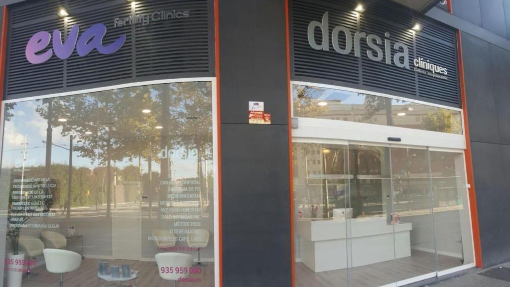 Entrada de una antigua clínica Dorsia y Eva en Barcelona