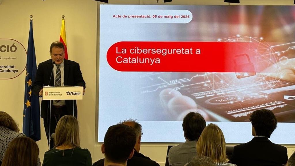 El director ejecutivo de Acció, Joan Romero, en la presentación del informe 'La ciberseguretat a Catalunya' 2024, elaborado junto a la Agència de Ciberseguretat de Catalunya