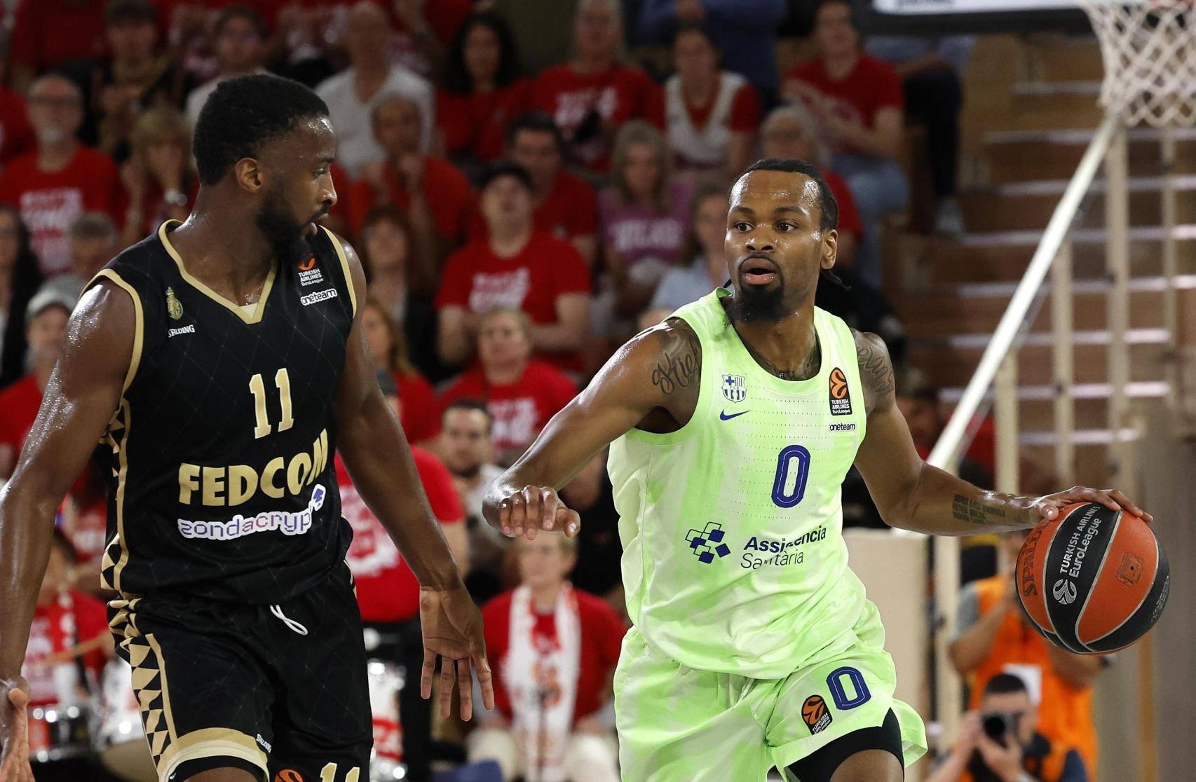 Kevin Punter, defendido por Alpha Diallo en Mónaco