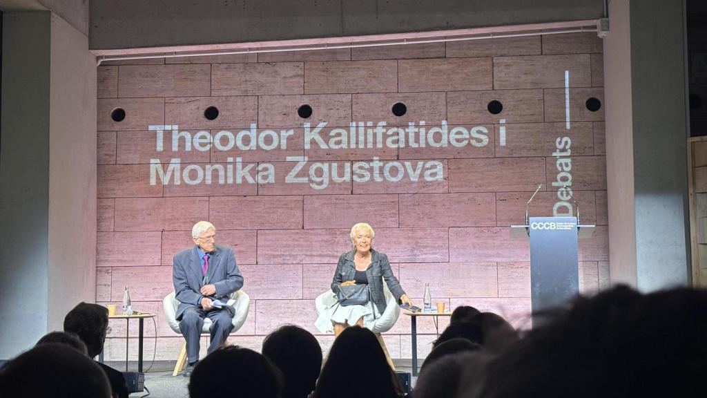 Theodor Kallifatides y Monika Zgustova, Arraigo y exilio