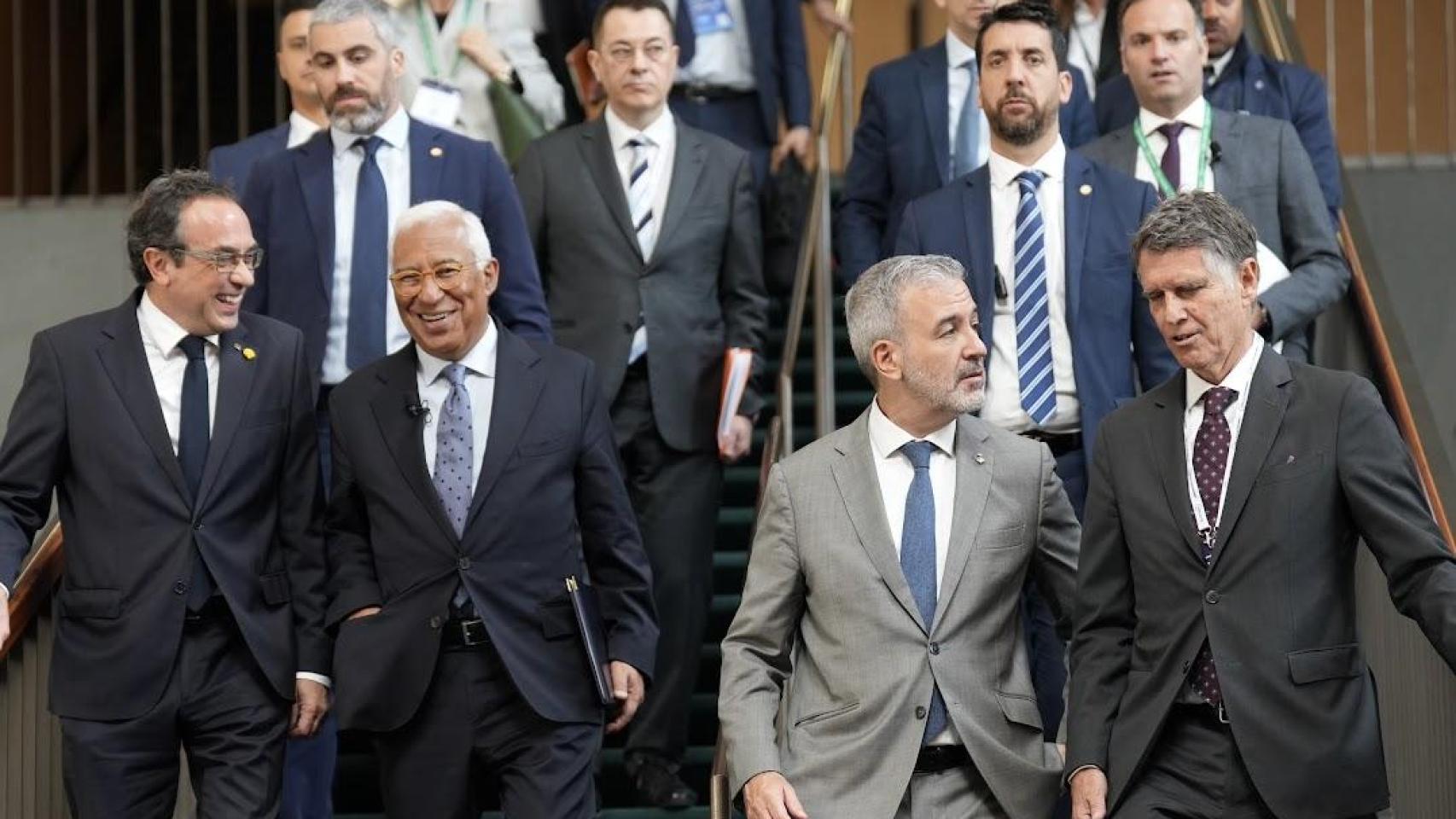 El presidente del Parlament, Josep Rull, el expresidente de Portugal, Antonio Costa, el alcalde de Barcelona, Jaume Collboni, y el presidente del Cercle, Jaume Guardiola, en la segunda jornada de la reunión