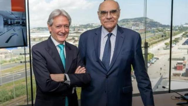 Josep Martínez Vila (i), CEO de Saba y Salvador Alemany, presidente de la compañía