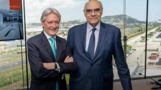 Josep Martínez Vila (i), CEO de Saba y Salvador Alemany, presidente de la compañía