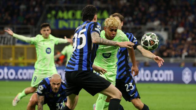 Lamine Yamal deja atrás a varios jugadores del Inter de Milán