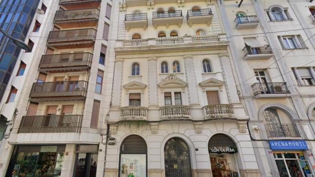 Se vende: piden tres millones de euros por este edificio histórico de Lleida de 1934