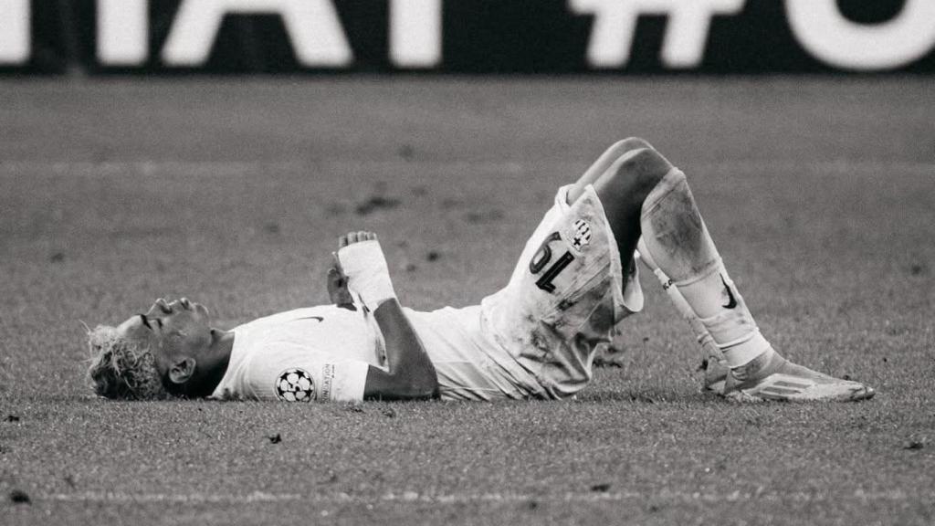 Lamine Yamal queda tendido en el suelo del Giuseppe Meazza, abatido
