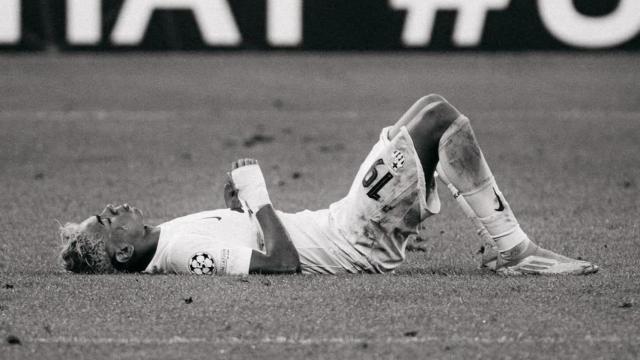 Lamine Yamal queda tendido en el suelo del Giuseppe Meazza, abatido