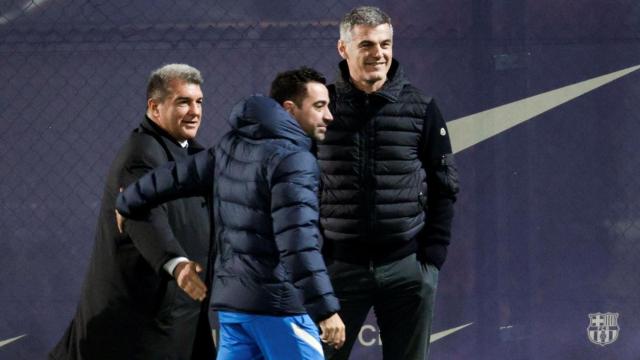 Joan Laporta, Xavi Hernández y Enric Masip, en un entrenamiento del Barça