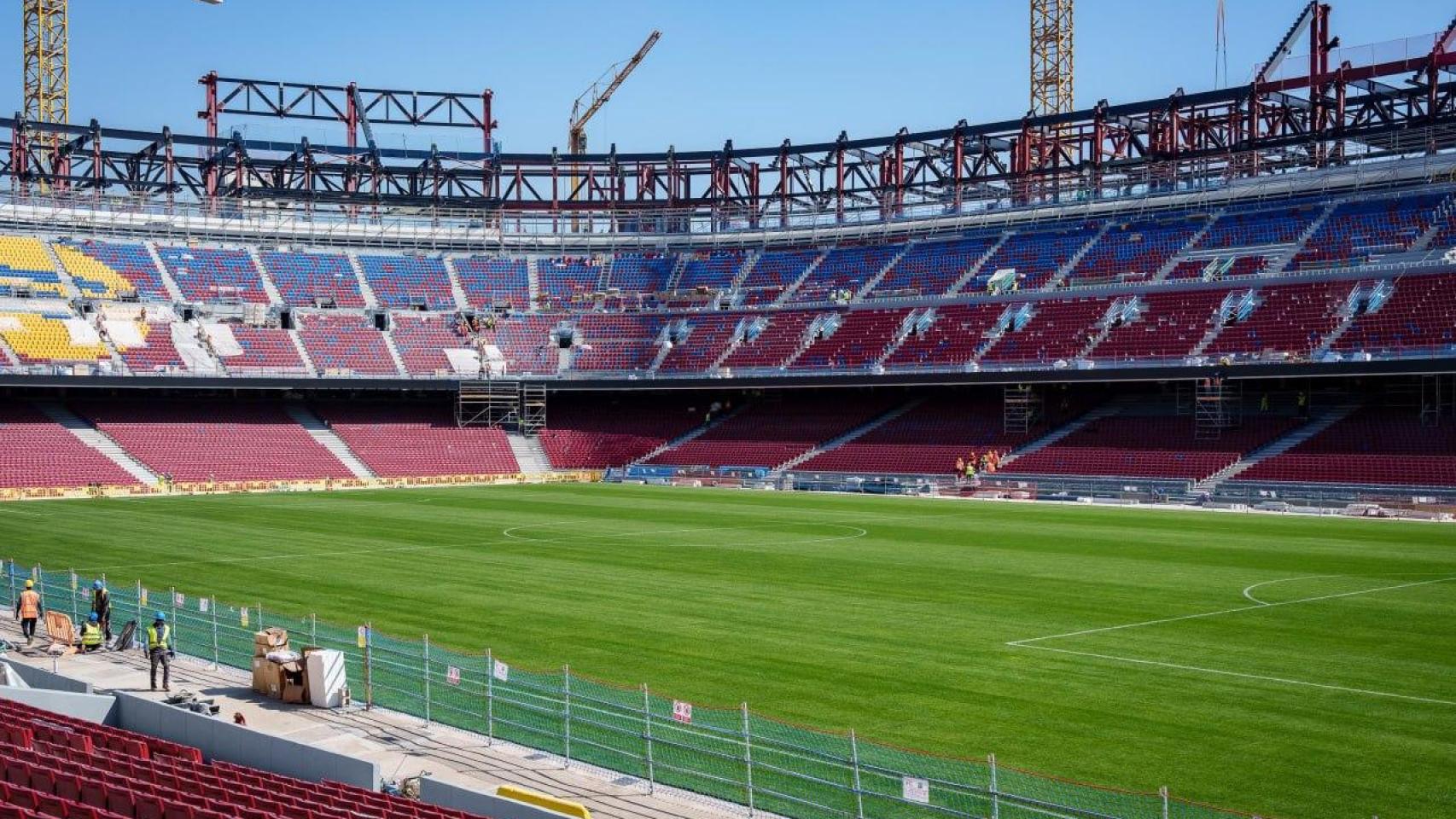 Las obras del nuevo Camp Nou, con el césped instalado en mayo de 2025