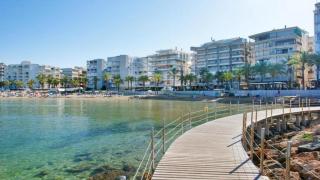 Adiós a la bandera azul: las famosas playas de este turístico pueblo de Cataluña se quedan sin reconocimiento
