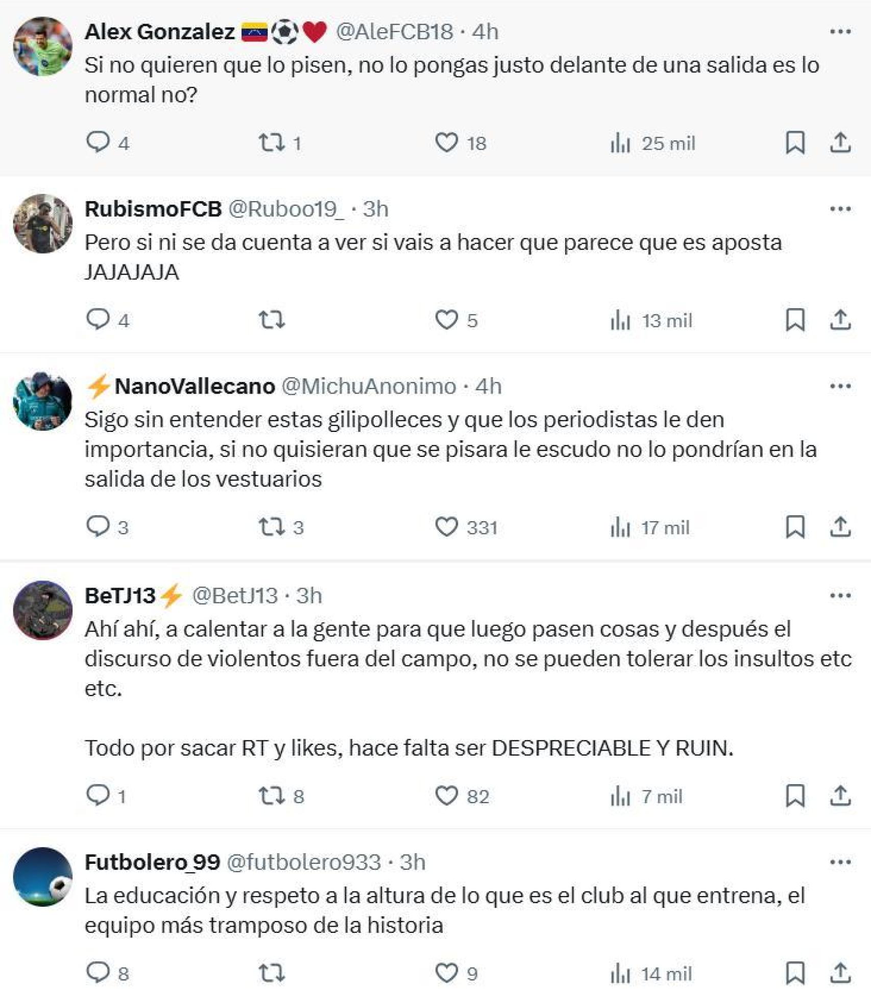 Debate abierto en redes sociales tras pisar Hansi Flick el escudo del Espanyol sin querer