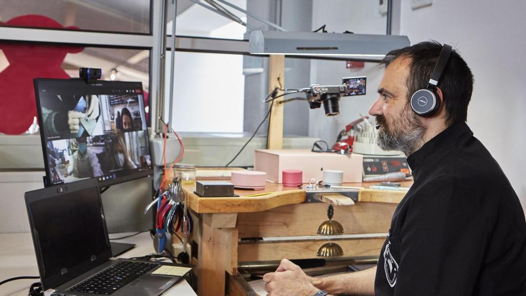 TOUS alinea artesanía y tecnología