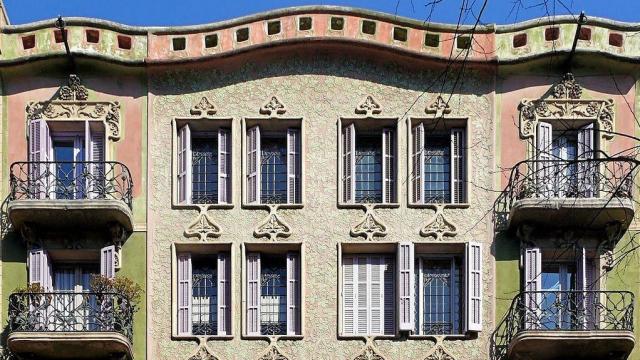 El desconocido edificio modernista oculto en una de las calles más tranquilas de Barcelona, la Casa Granell de la calle Girona