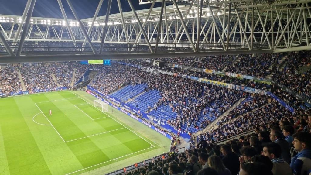 La Curva del Espanyol vacía la grada en el derbi contra el Barça en protesta por el atropello múltiple
