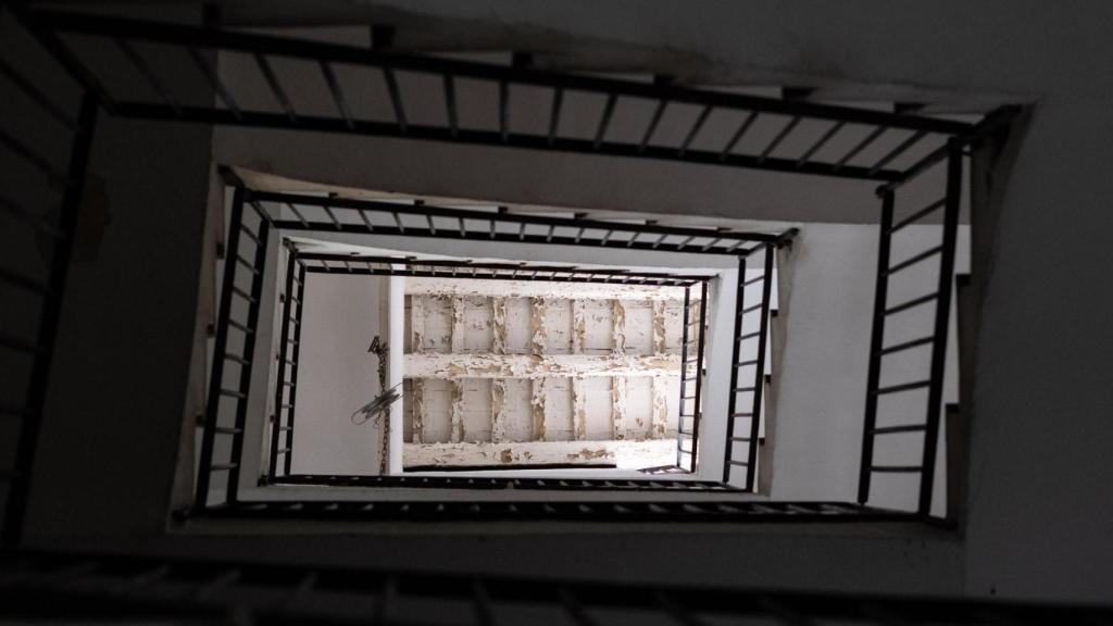 Escalera de la finca de la calle Unió 28