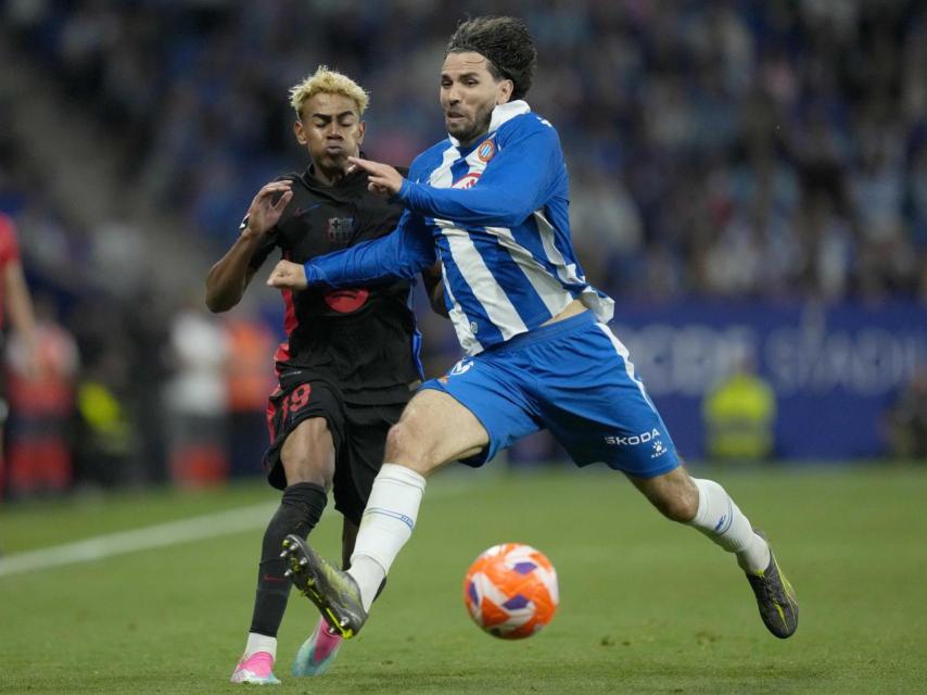 Dura entrada de Cabrera a Lamine