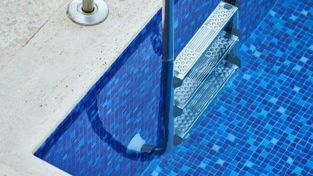 Imagen de archivo de una piscina