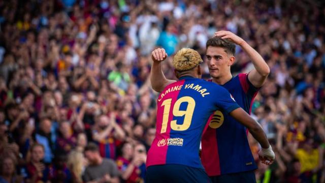 Lamine Yamal y Gavi celebran un gol del Barça contra el Villarreal