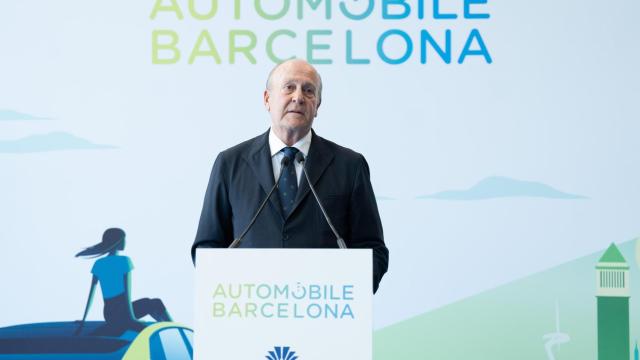 El director de Automobile Barcelona, Enrique Lacalle Pou, interviene durante la inauguración del Automobile 2025