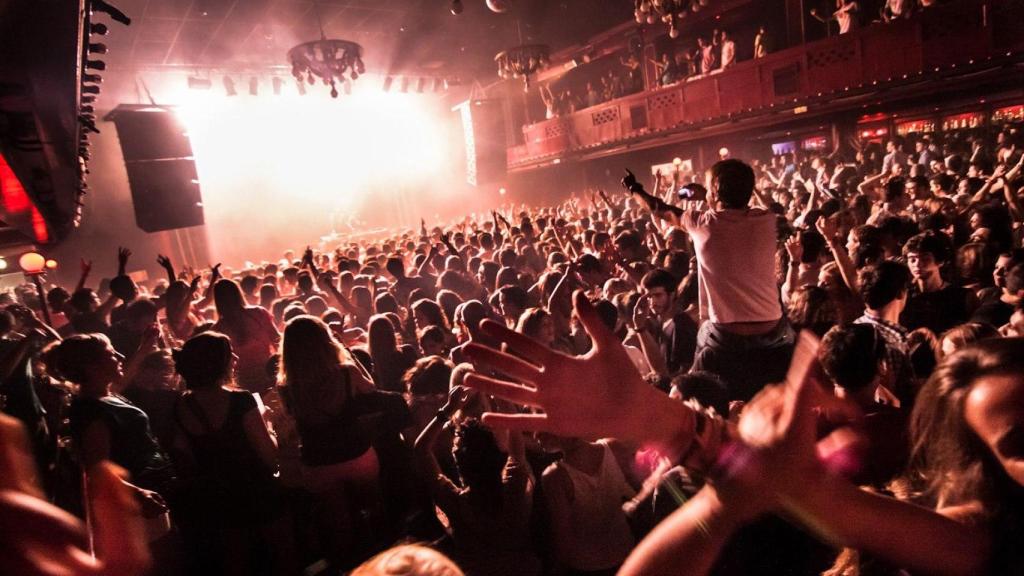 Una imatge de 'clubbers' a la Sala Apolo de Barcelona