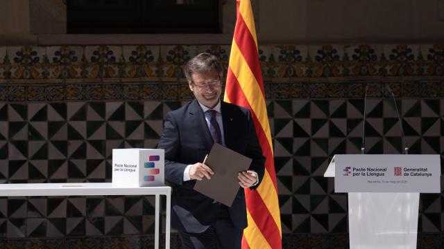 El 'conseller' Francesc Xavier Vila, durante la firma del Pacte Nacional per la Llengua