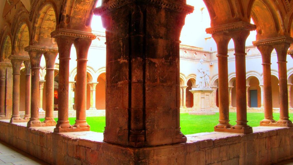 El monasterio catalán escondido en las montañas de Cataluña: un patrimonio histórico que oculta un restaurante