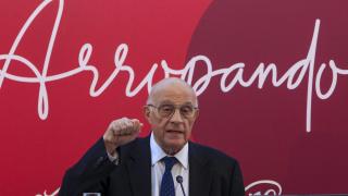 El presidente de Banco Sabadell, Josep Oliu, pronuncia una conferencia organizada por la Cámara Business Club