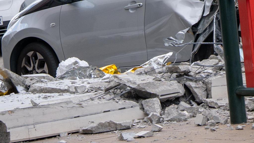 Imagen de los trozos de hormigón de la fachada