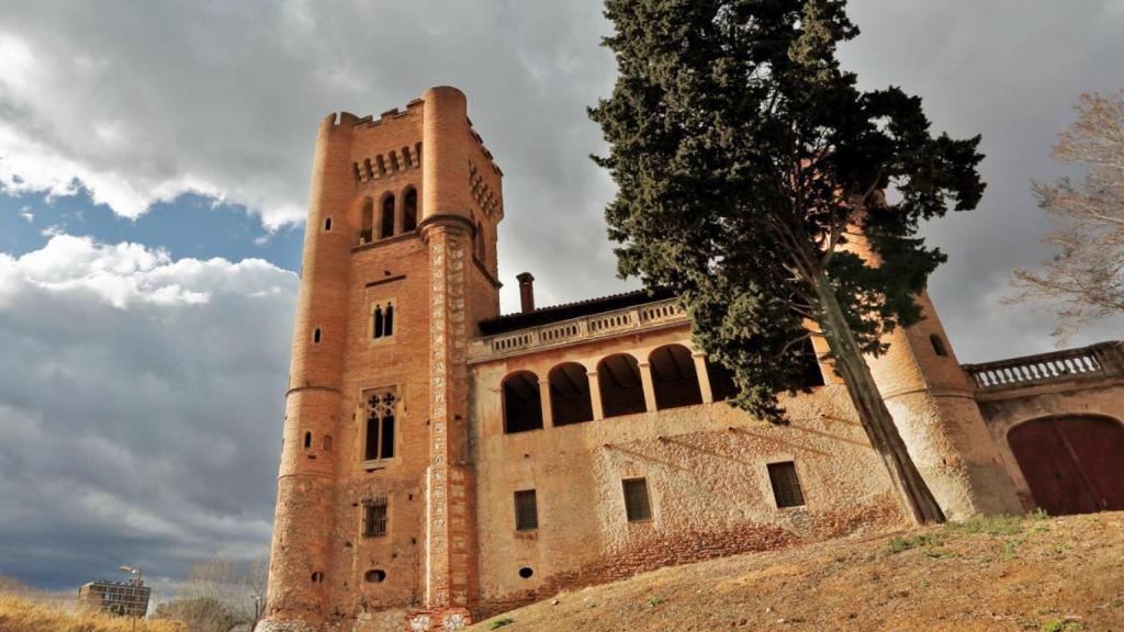 El castillo más imponente de la periferia de Barcelona, Can Feu