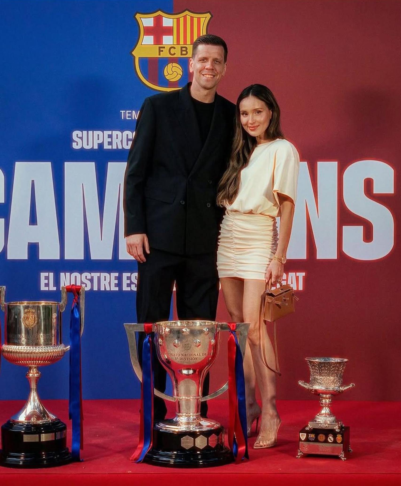 Wojciech Szczesny y su esposa Marina Luczenco, en la cena de celebración de la Liga del Barça