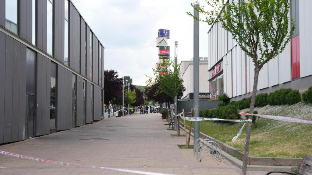 Zona acordonada del centro comercial Via Sabadell