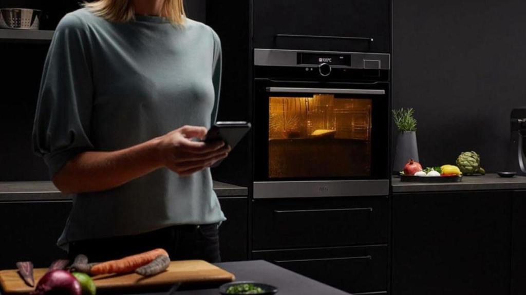 Este es el horno eléctrico que todo hogar necesita: innovación y eficiencia de AEG con 220 euros de descuento