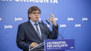 El expresidente catalán Carles Puigdemont en una intervención pública durante la reunión del grupo parlamentario de Junts en Waterloo