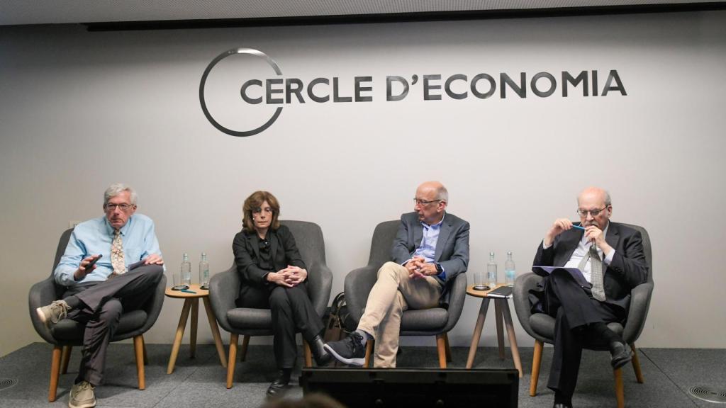 Preston McAfee, Pinelopi Goldberg, Richard Blundell y Andreu Mas-Colell, en el Cercle d'Economia
